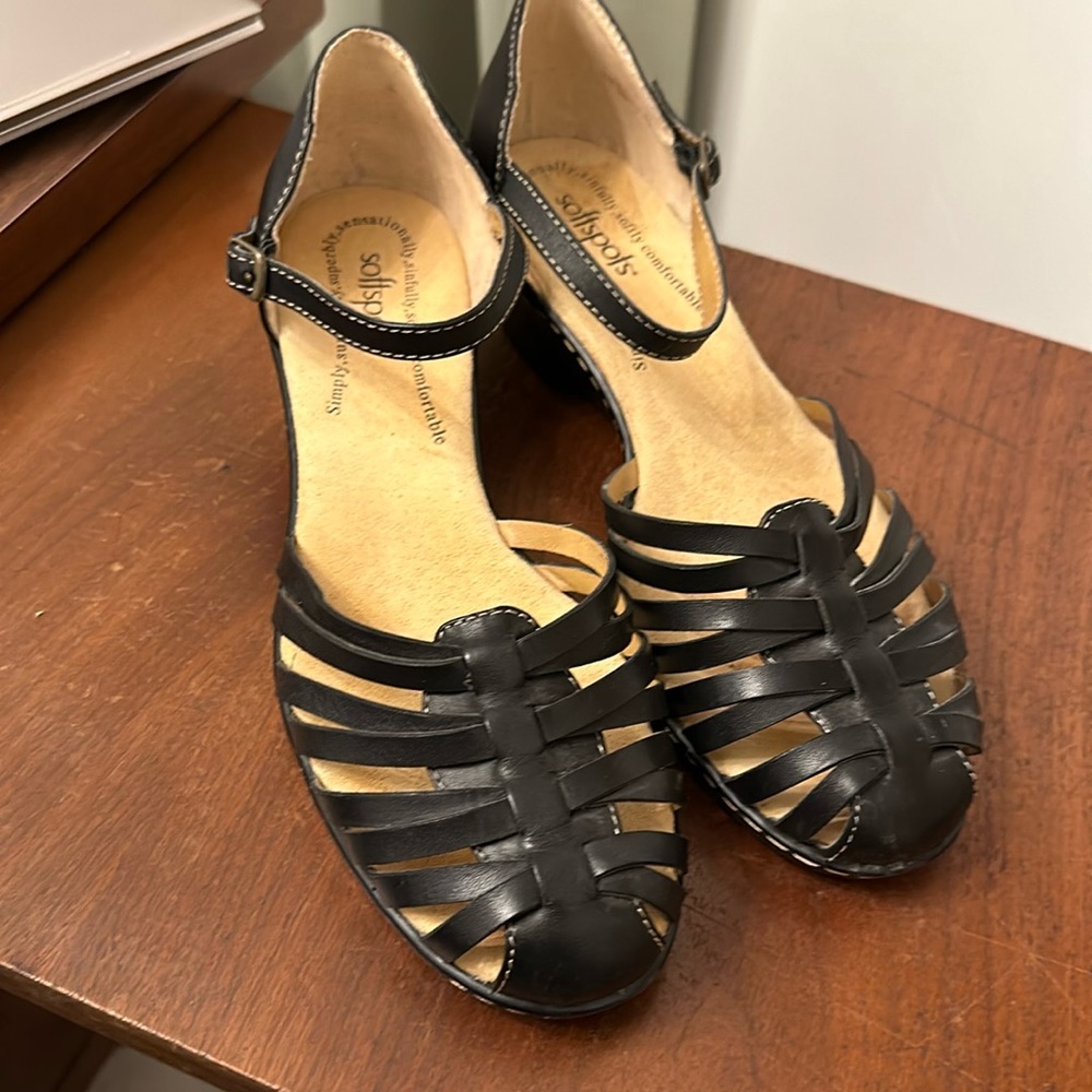 Softspots Tatianna sandals. 9.5